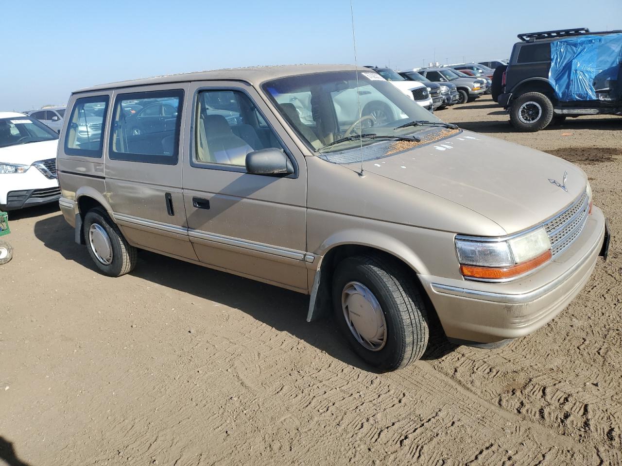 2P4GH2534NR522161 1992 Plymouth Voyager