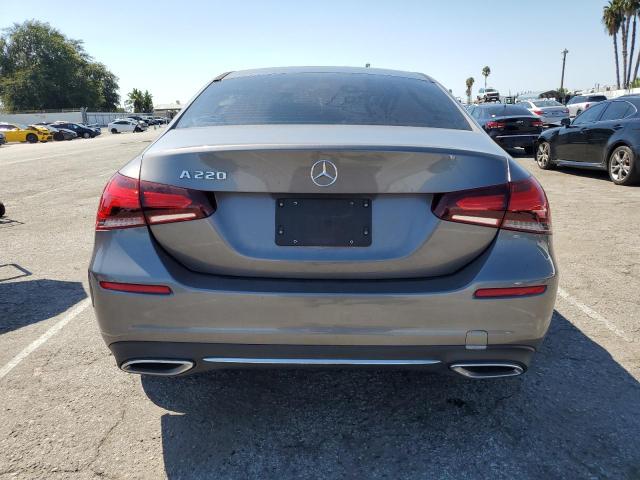 WDD3G4EB2KW018161 Mercedes-Benz A 220