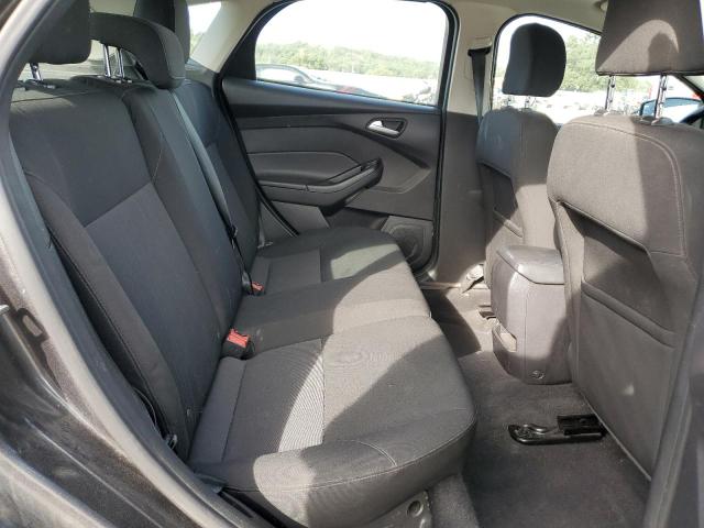 1FADP3K2XFL222135 Ford FOCUS SE