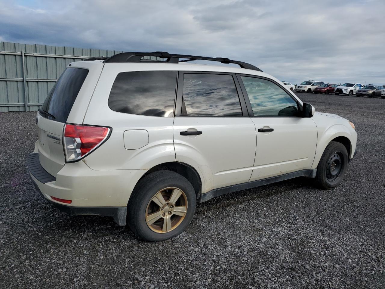 JF2SH6BC4AH735435 2010 Subaru Forester Xs