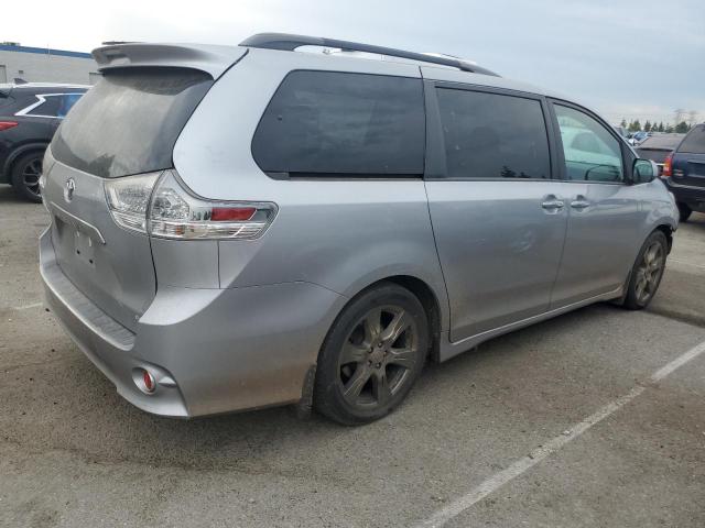 5TDXZ3DC0HS782934 2017 TOYOTA SIENNA, photo no. 3