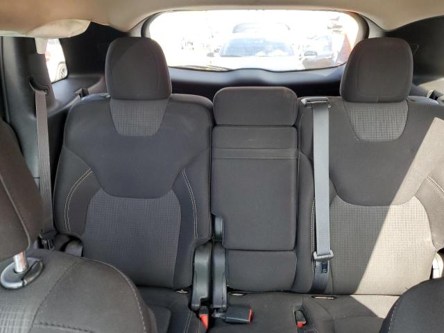1C4PJLCB2FW670794 Jeep Cherokee Latitude