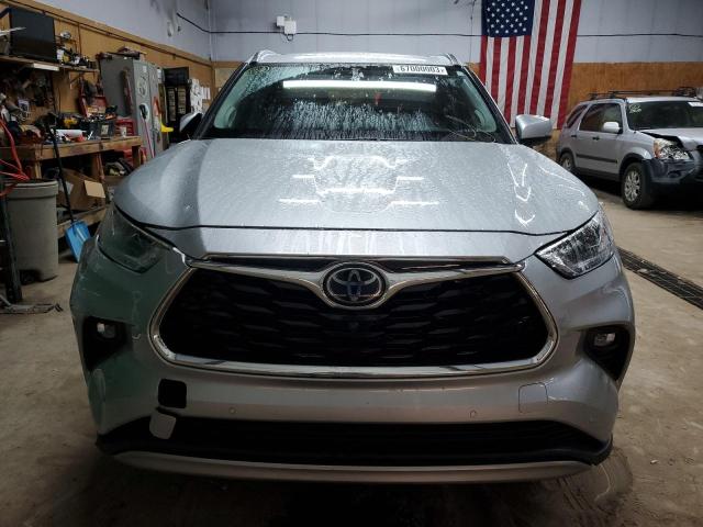 VIN 5TDFZRBH8MS076527 2021 Toyota Highlander, Platinum no.5