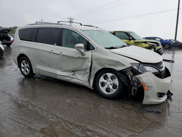 2C4RC1EG7HR584831 2017 CHRYSLER PACIFICA, photo no. 4