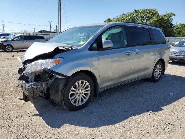 2016 Toyota Sienna XLE