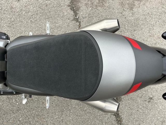 2022 TRIUMPH MOTORCYCLE THRUXTON R SMTD56HRXNTAV6580