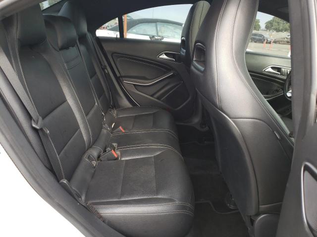 WDDSJ4GB0JN636531 Mercedes-Benz CLA 250 4MATIC