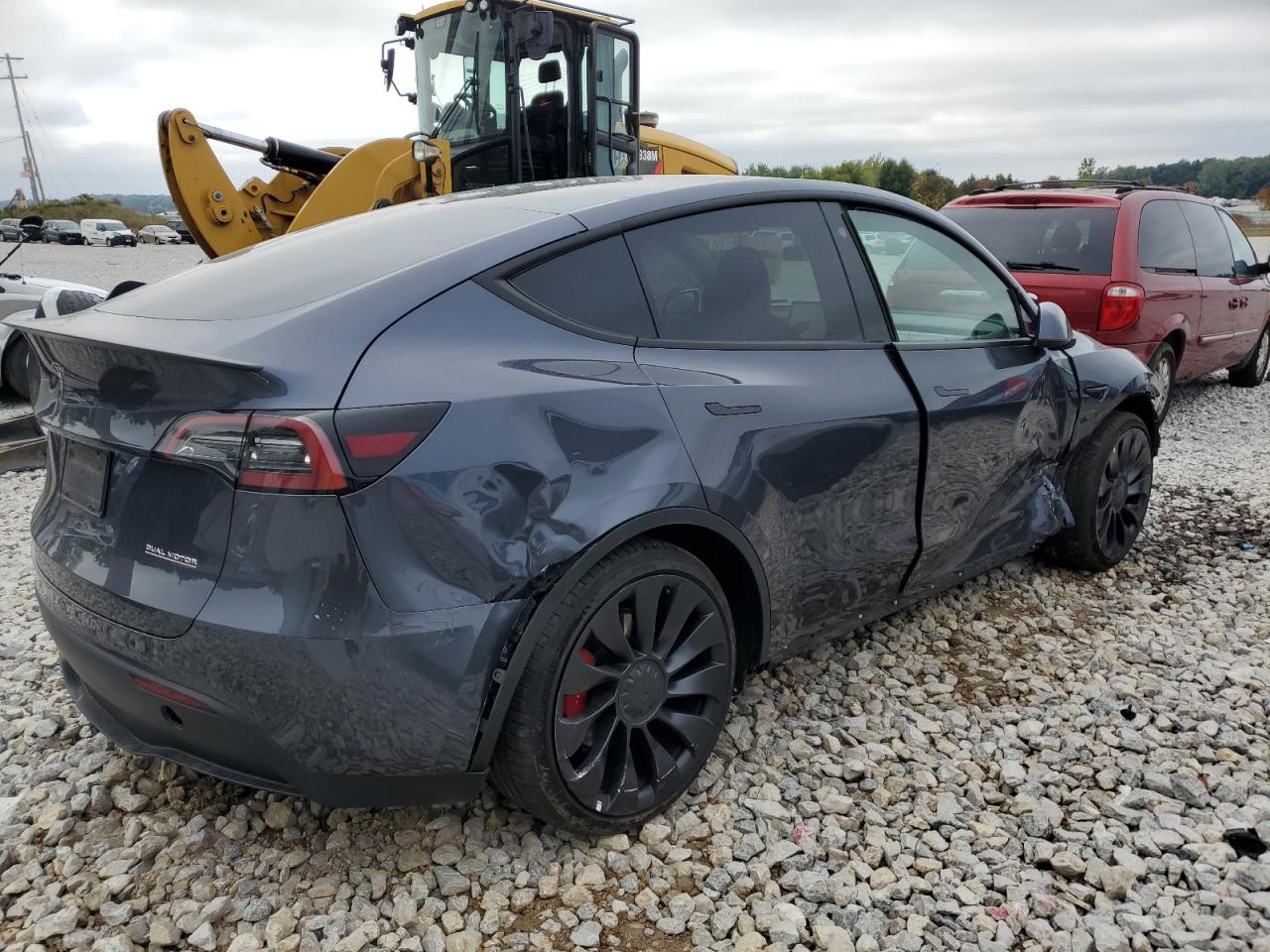 2022 Tesla Model Y vin: 7SAYGDEF4NF506347