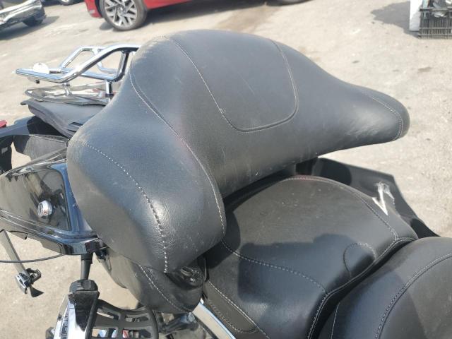 2011 HARLEY-DAVIDSON FLTRU 1HD1KGM1XBB625912