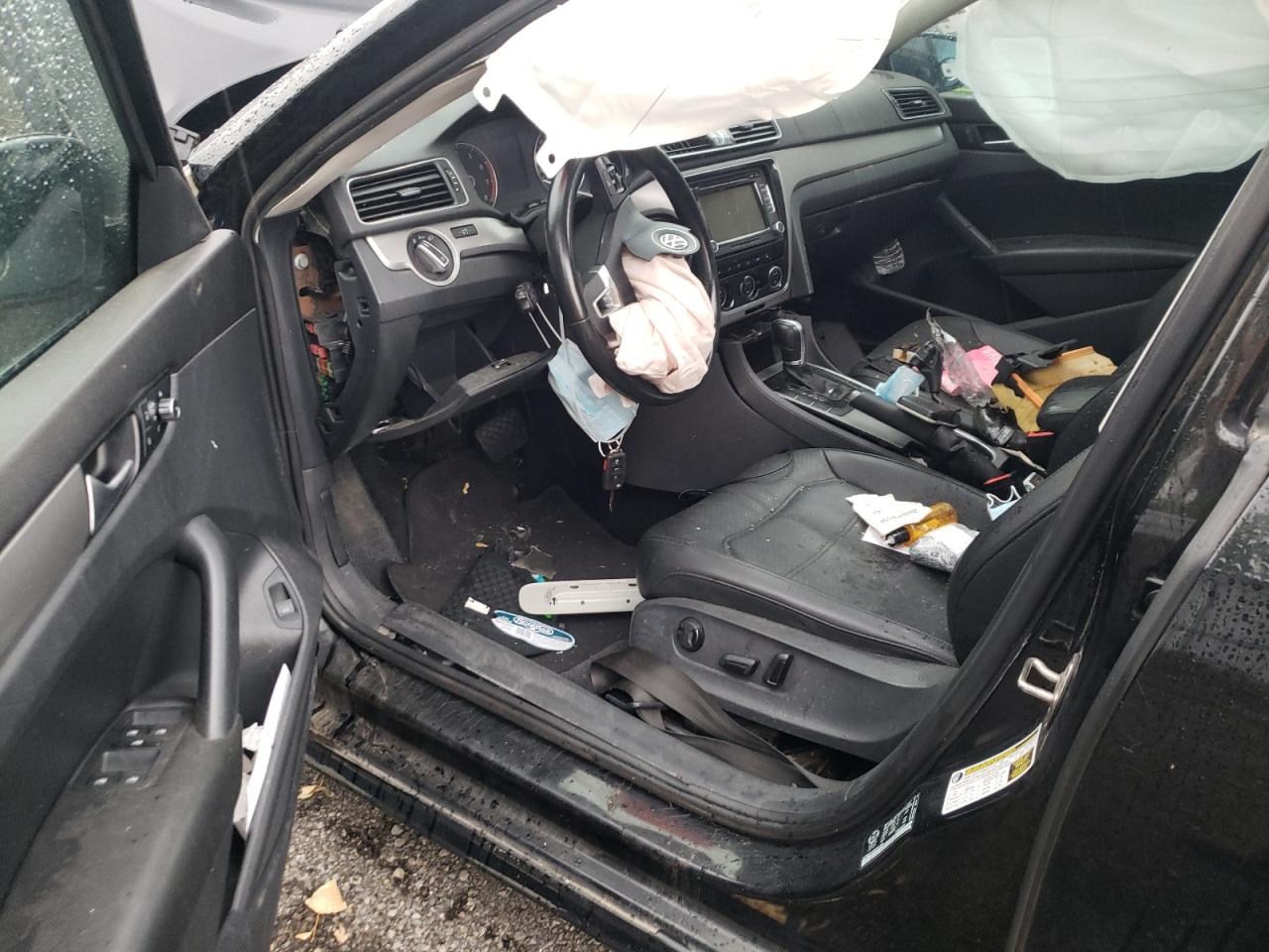 VOLKSWAGEN PASSAT SE