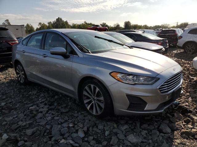 3FA6P0T92LR190426 Ford Fusion SE 4