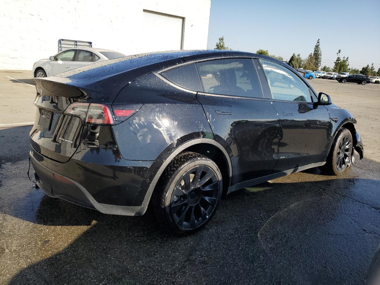 7SAYGDEE1NF480572 Tesla Model Y  3