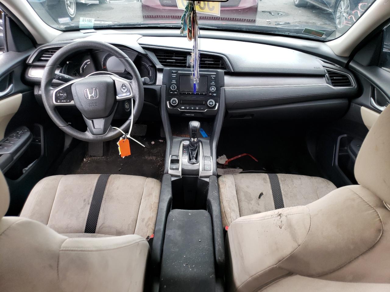 19XFC2F59JE209231 2018 Honda Civic Lx