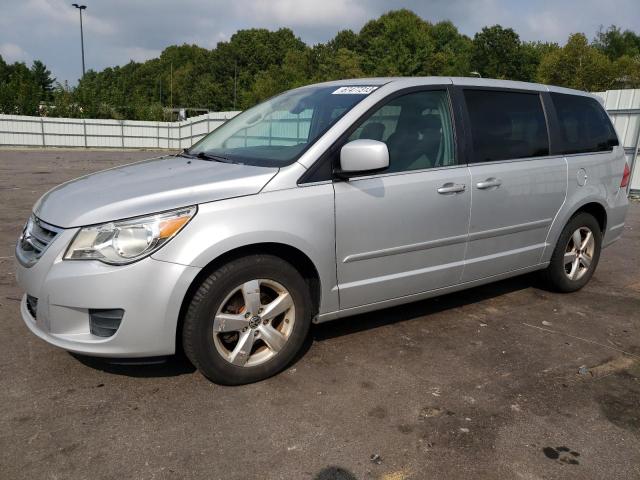 2010 Volkswagen Routan SE