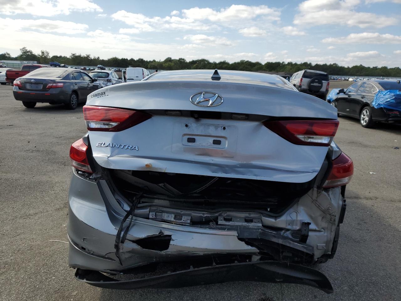 Lot #2528124258 2017 HYUNDAI ELANTRA SE