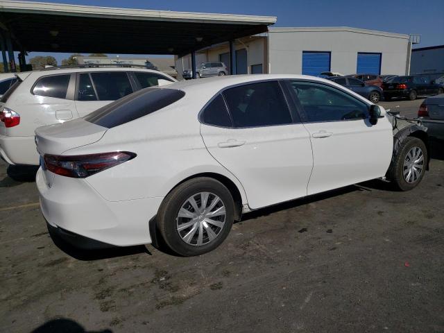 VIN 4T1C31AK0NU593588 2022 Toyota Camry, LE no.3