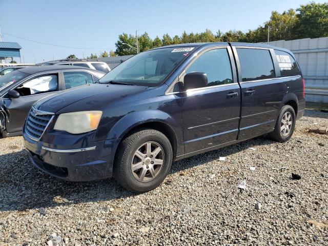 2010 Chrysler Town & Country LX