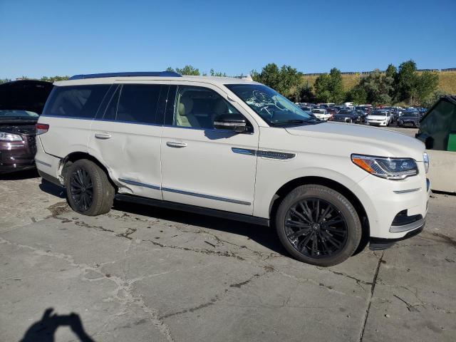 5LMJJ2NT3NEL07505 Lincoln Navigator  4