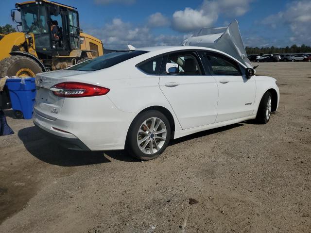 3FA6P0LU7KR235167 Ford Fusion SE 3