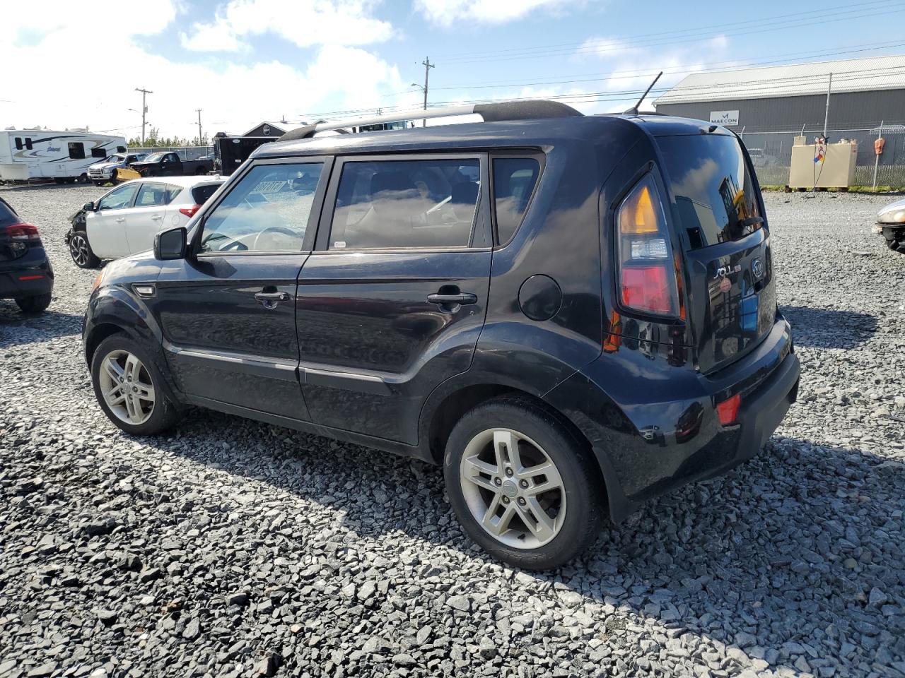 KNDJT2A21B7227862 2011 Kia Soul +