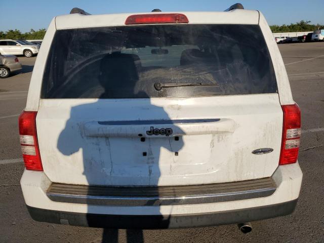 1C4NJPFA8GD528111 Jeep Patriot Latitude