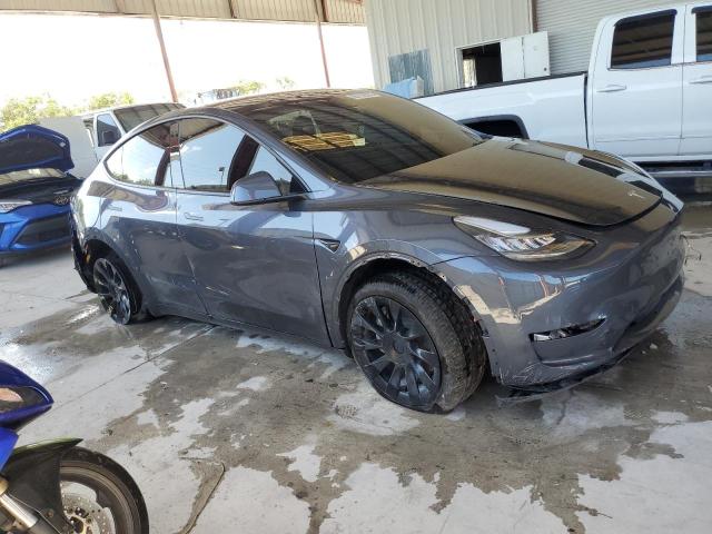 7SAYGDEEXPA099156 Tesla Model Y  4