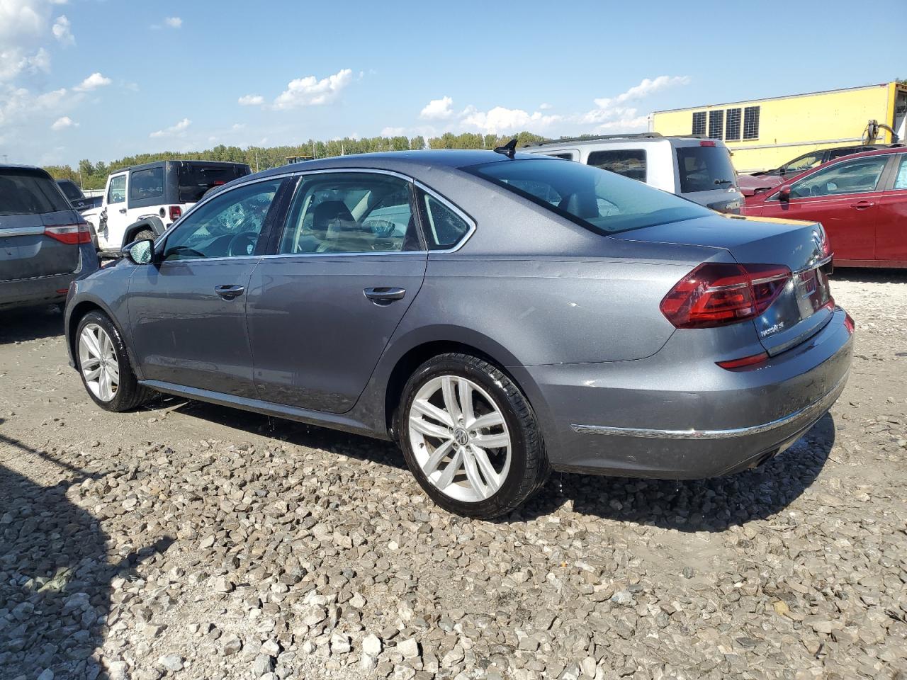 1VWBA7A30JC002139 2018 Volkswagen Passat Se