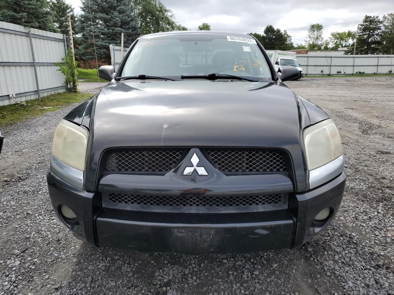 1Z7HC28K88S588391 2008 Mitsubishi Raider Ls