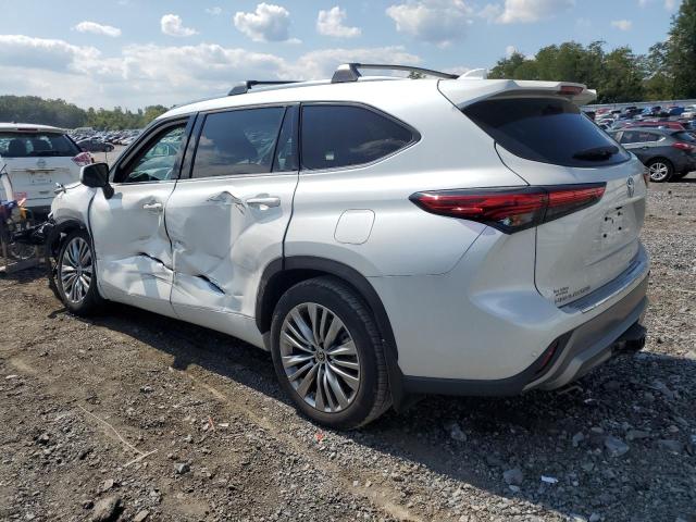 VIN 5TDKDRBHXPS004729 2023 Toyota Highlander, L no.2