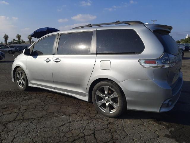 5TDXZ3DC4KS981539 2019 TOYOTA SIENNA, photo no. 2