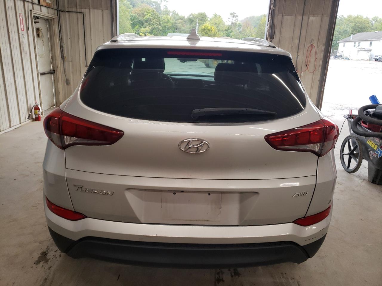 KM8J3CA46HU470127 2017 Hyundai Tucson Limited