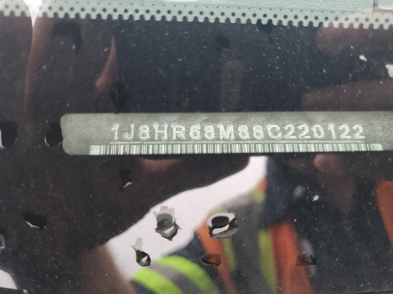 1J8HR68M88C220122 2008 Jeep Grand Cherokee Overland