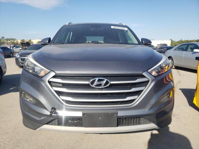 KM8J33AL8JU743985 Hyundai Tucson Sport