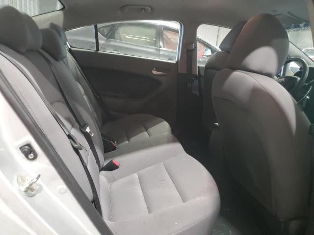 3KPFK4A70JE211862 KIA FORTE LX