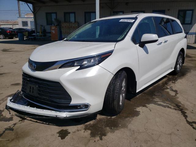 2023 Toyota Sienna XLE