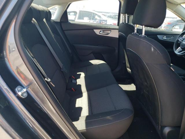 3KPF24AD2PE608228 KIA FORTE LX