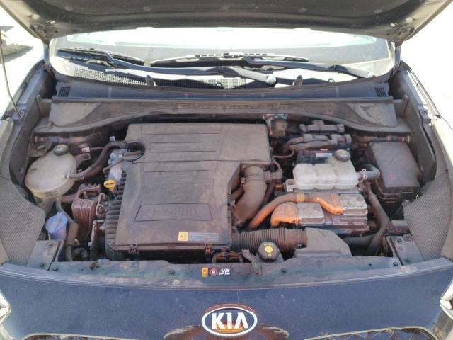 KNDCB3LCXL5377585 KIA NIRO LX