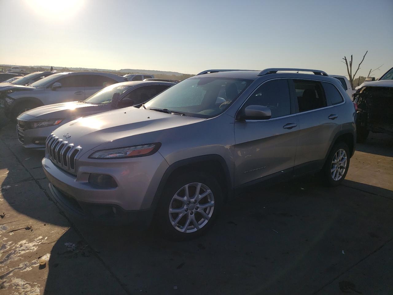 1C4PJLCB8EW126380 2014 Jeep Cherokee Latitude