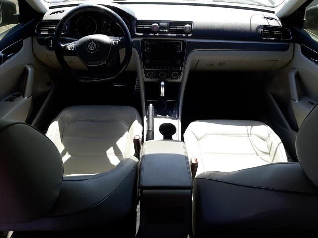  VOLKSWAGEN PASSAT 2018 Сірий