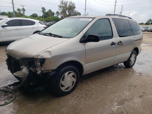 2000 Toyota Sienna LE