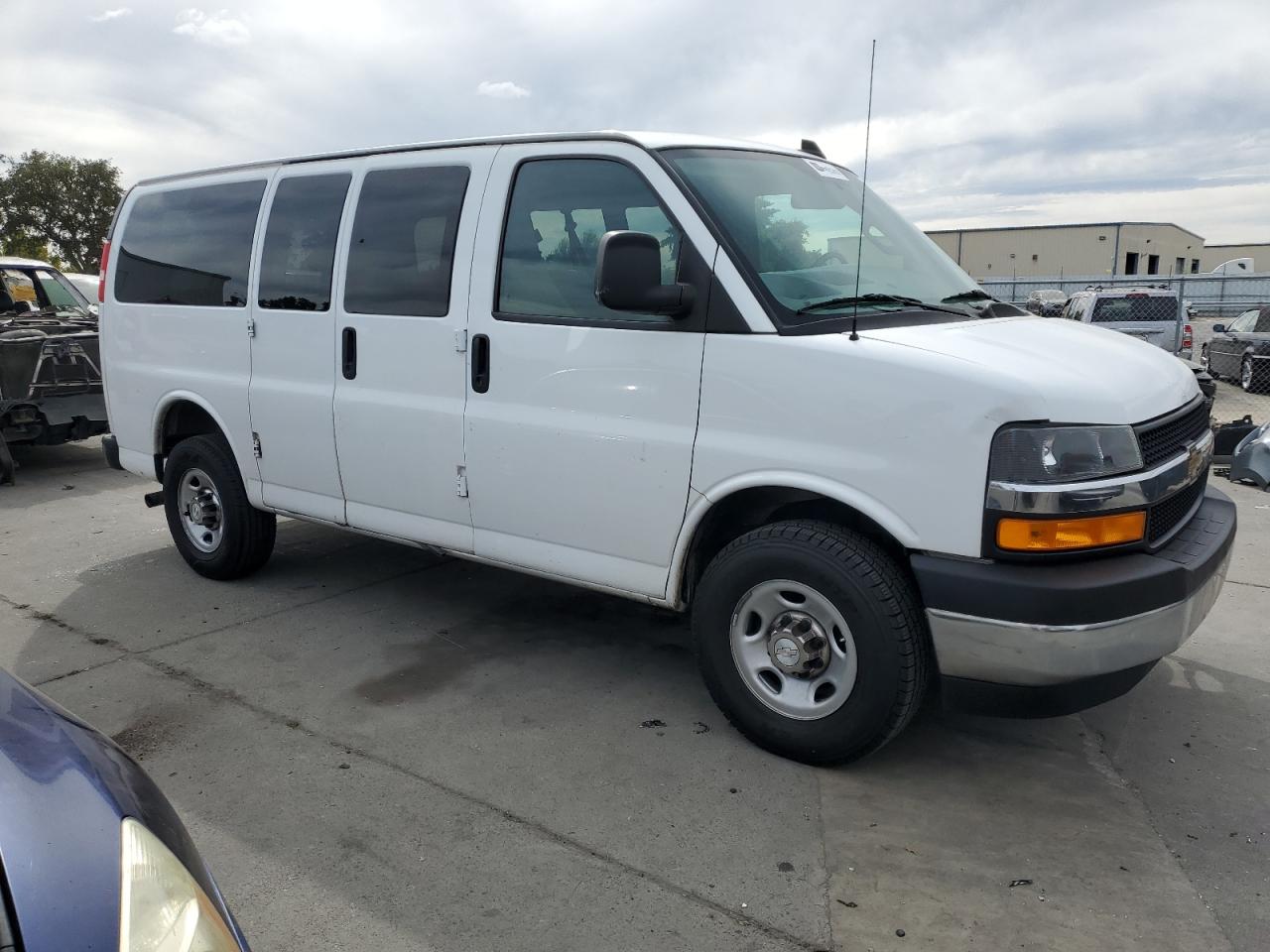 1GAZGMFP2J1258295 2018 Chevrolet Express G3500 Lt