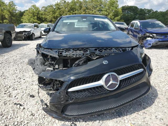 WDD3G4EB5KW033947 Mercedes-Benz A 220