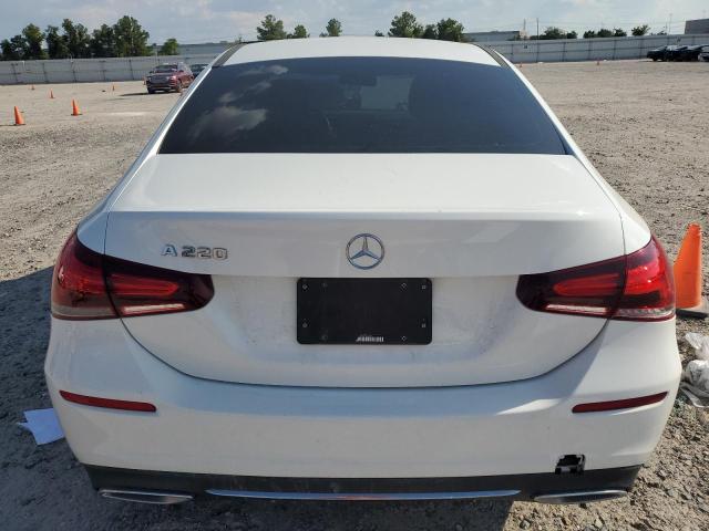 WDD3G4EB1KW005384 Mercedes-Benz A 220