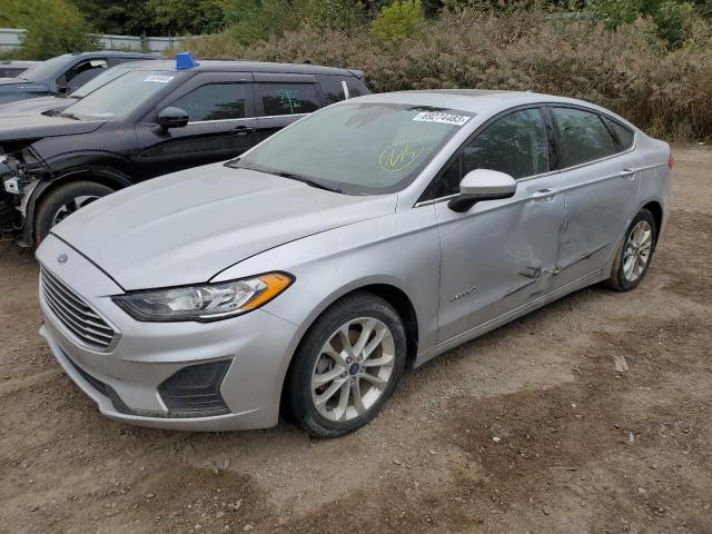 3FA6P0LU8KR130900 Ford Fusion SE