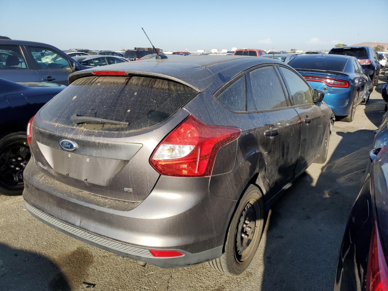 1FAHP3K22CL263226 2012 Ford Focus Se