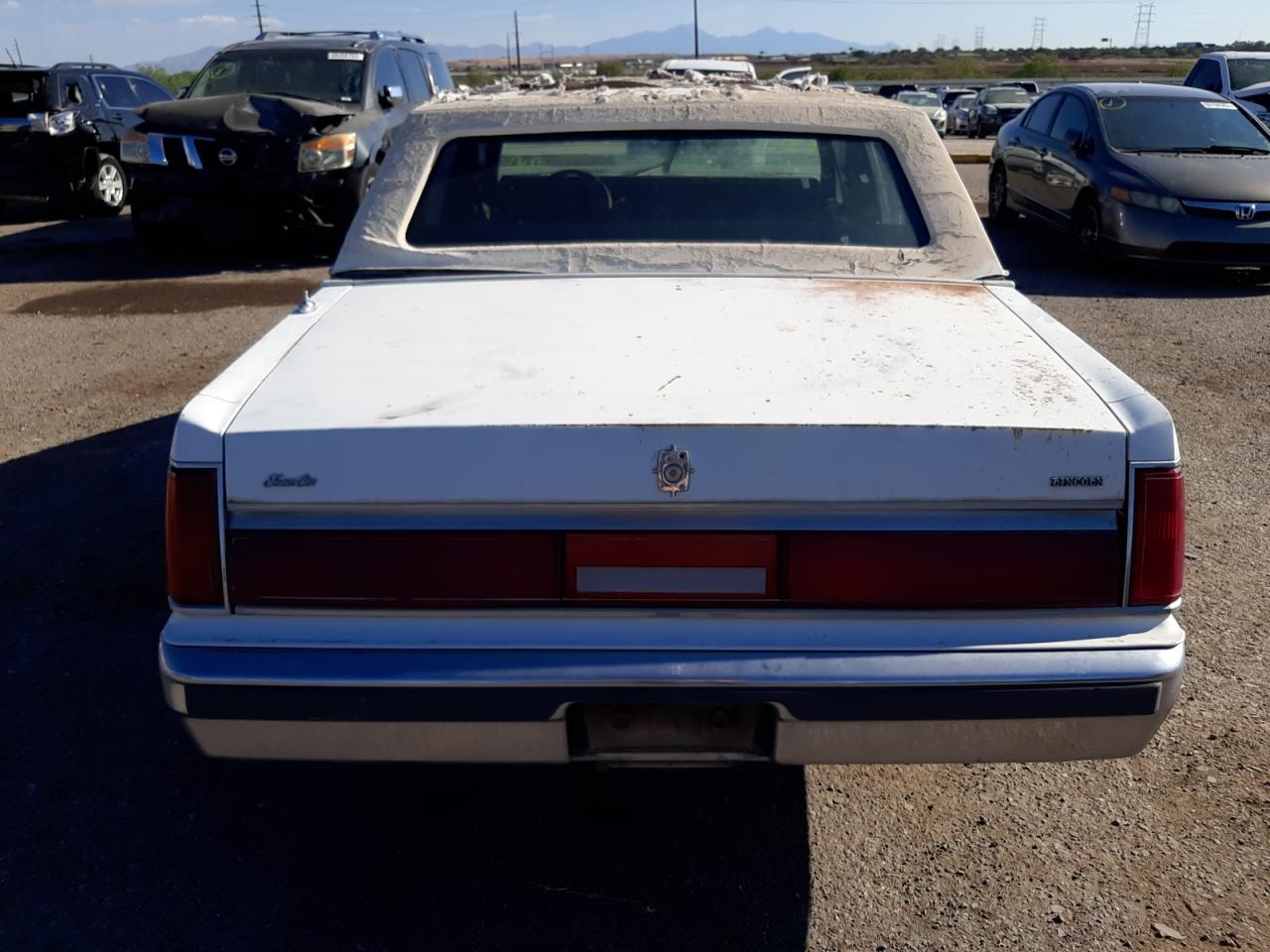 1LNBP96F0FY660677 1985 Lincoln Town Car