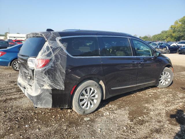 2C4RC1BGXKR722390 2019 CHRYSLER PACIFICA, photo no. 3