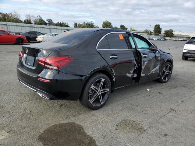 Vin: wdd3g4eb0kw019096, lot: 69014123, mercedes-benz a-class 220 20193