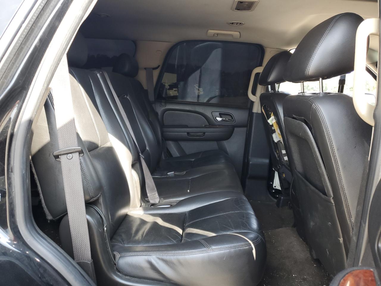 1GNUKBE08AR234861 2010 Chevrolet Tahoe K1500 Lt