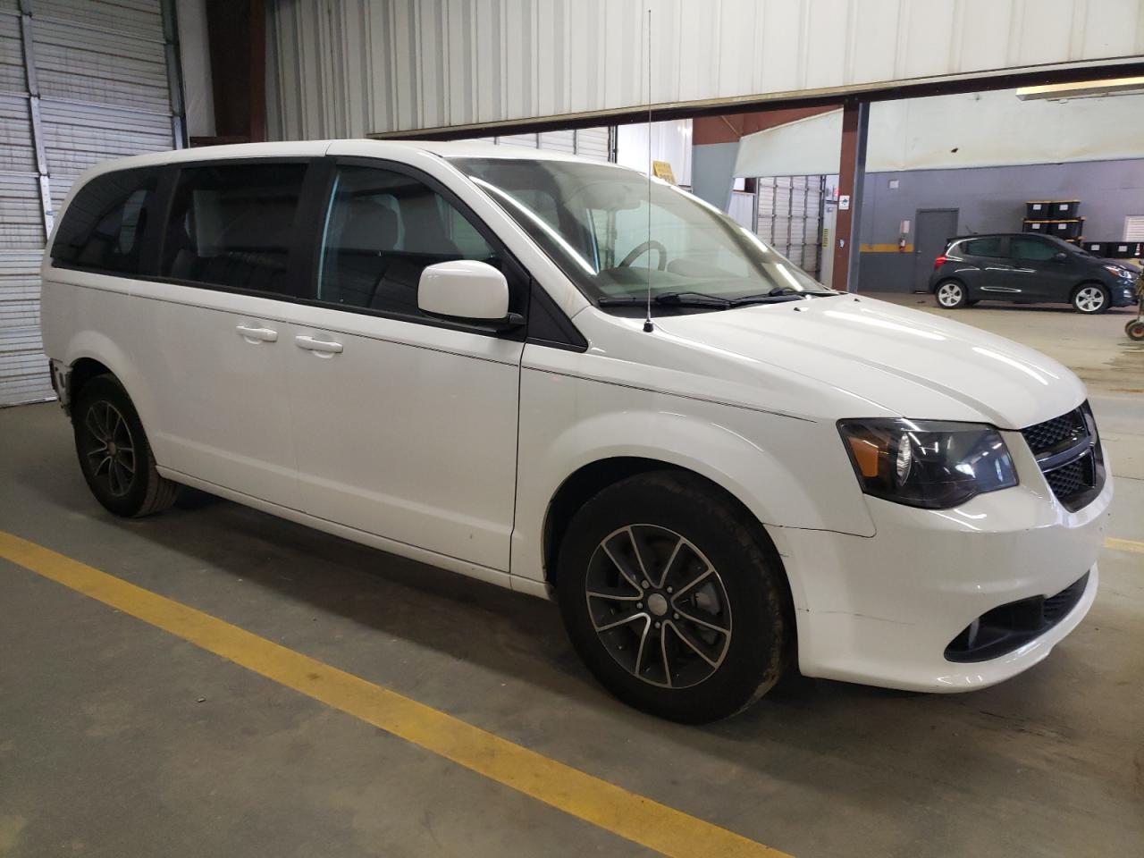 2C4RDGBG6JR138373 2018 Dodge Grand Caravan Se